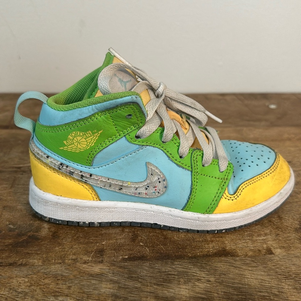 Jordan 1 Mid SE